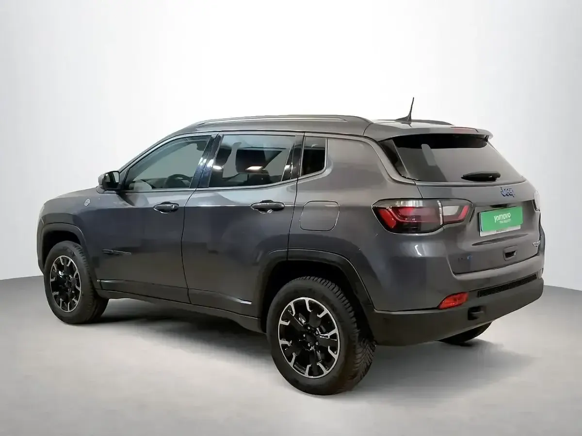 Usado Jeep Compass Trailhawk 241 CV (177 kW) 2021 Gris SUV