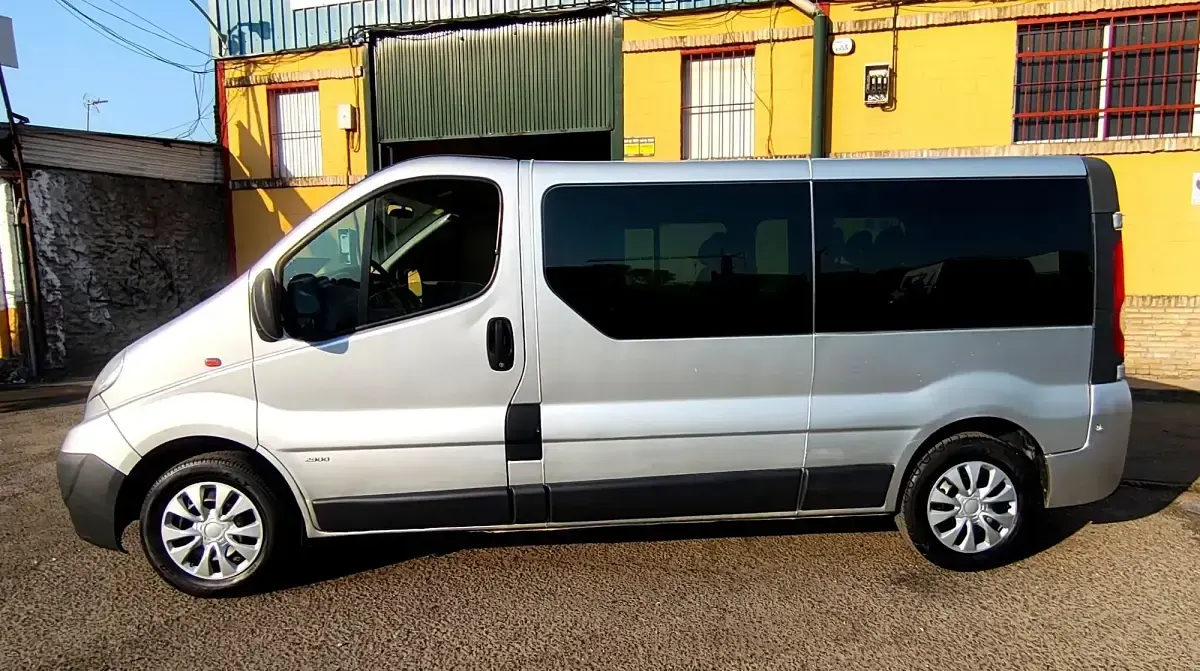 Usado Opel Vivaro 114 CV (83 kW) 2011 Gris Monovolumen