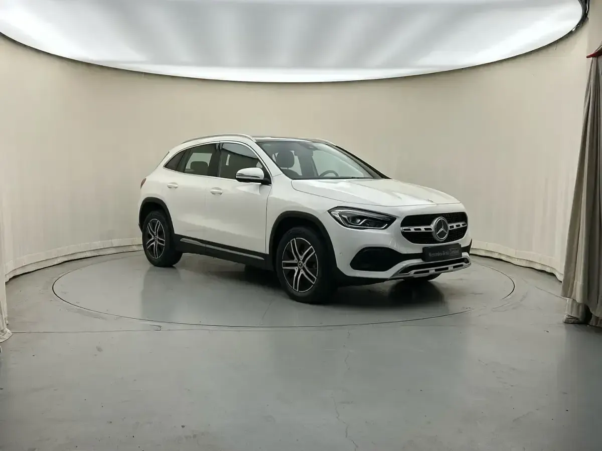 Usado Mercedes GLA250 Progressive 224 CV (164 kW) 2021 Blanco SUV