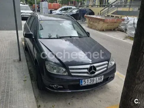 Usado Mercedes C220 170 CV (125 kW) 2010 Gris / plata Familiar