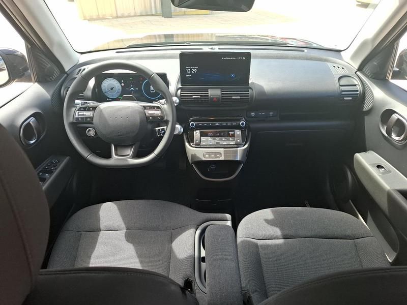 Usado Hyundai Inster 84 kW (115 CV) 2025 Negro abyss Utilitario