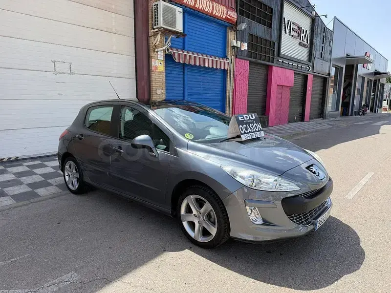 Usado Peugeot 308 Sportium 140 CV (102 kW) 2011 Gris / plata Berlina