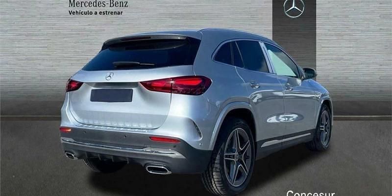 Nuevo Mercedes GLA200 150 CV (110 kW) 2025 Plata SUV
