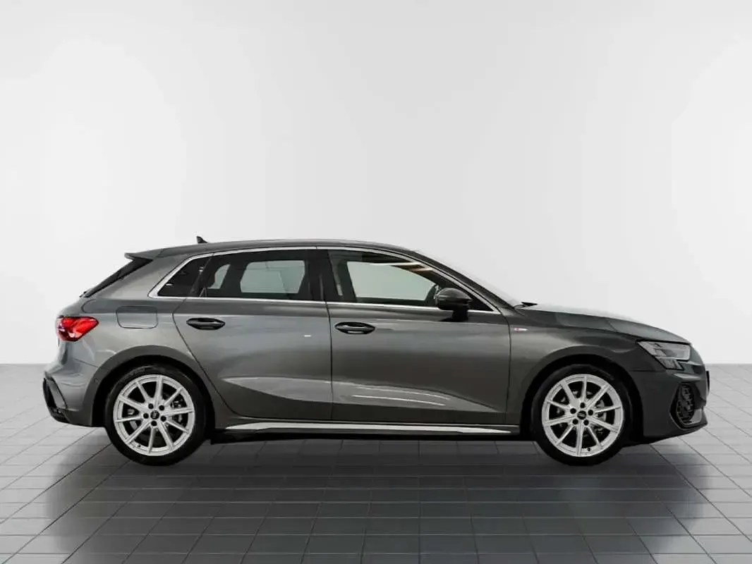 Usado Audi A3 Sportback S-Line 150 CV (110 kW) 2025 Gris Utilitario