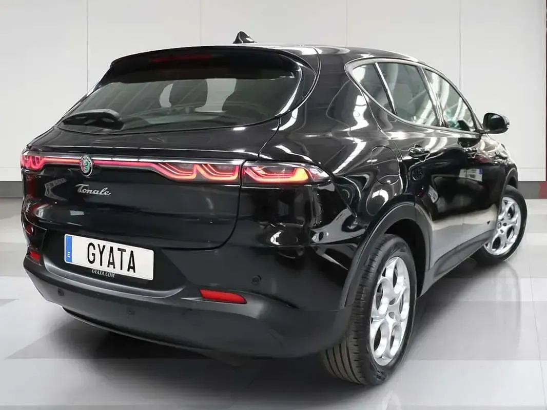 Usado Alfa Romeo Tonale Sprint 130 CV (95 kW) 2023 Negro SUV