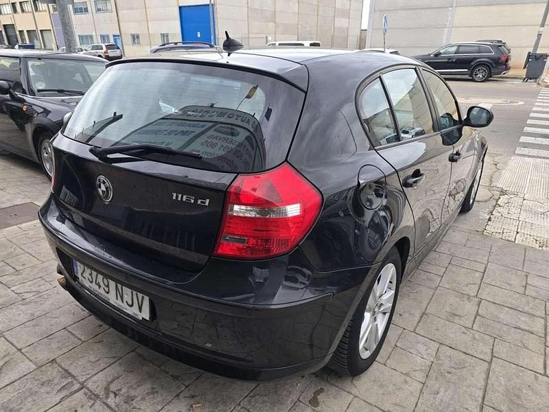 Usado BMW 116 116 CV (85 kW) 2011 Negro Utilitario