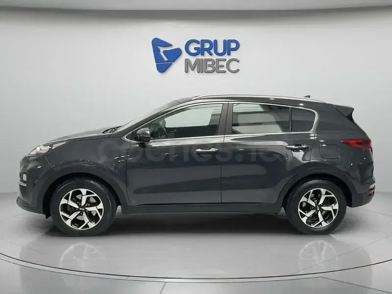 Usado Kia Sportage Plus 136 CV (100 kW) 2021 Gris / plata SUV