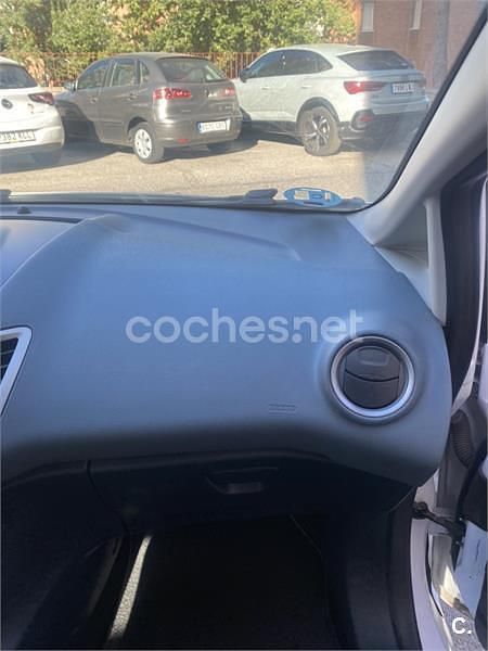 Blanco Usado 2011 Ford Fiesta Trend Utilitario | 5700 € (Precio justo) - Imagen 1/4