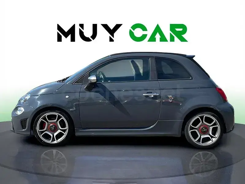 Usado Abarth 595C Turismo 165 CV (121 kW) 2021 Gris / plata Descapotable