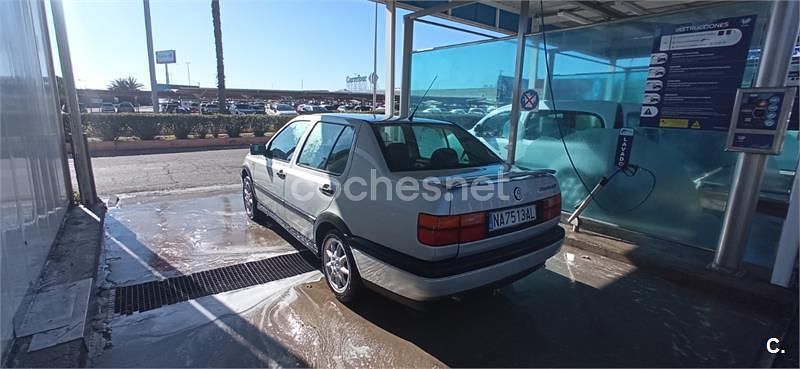 Usado VW Vento GT 115 CV (84 kW) 1994 Gris / plata Berlina