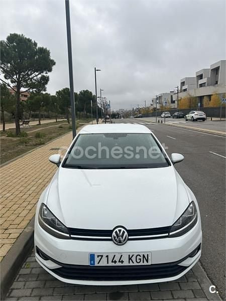 Usado VW Golf VII Advance 110 CV (80 kW) 2018 Blanco Familiar