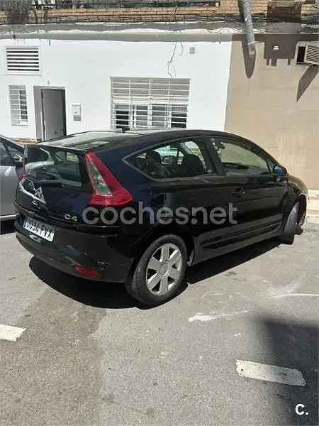 Usado Citroën C4 90 CV (66 kW) 2006 Negro Berlina