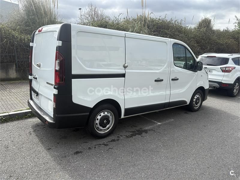 Usado Renault Trafic LIMITED 120 CV (88 kW) 2019 Blanco Monovolumen