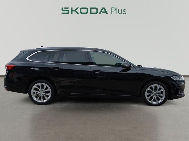 Usado Skoda Superb Selection 150 CV (110 kW) 2024 Negro Familiar