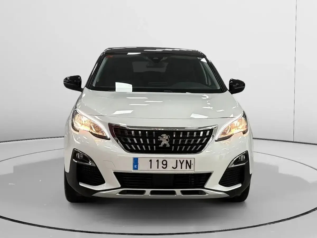 Usado Peugeot 3008 Allure 131 CV (96 kW) 2017 Blanco SUV