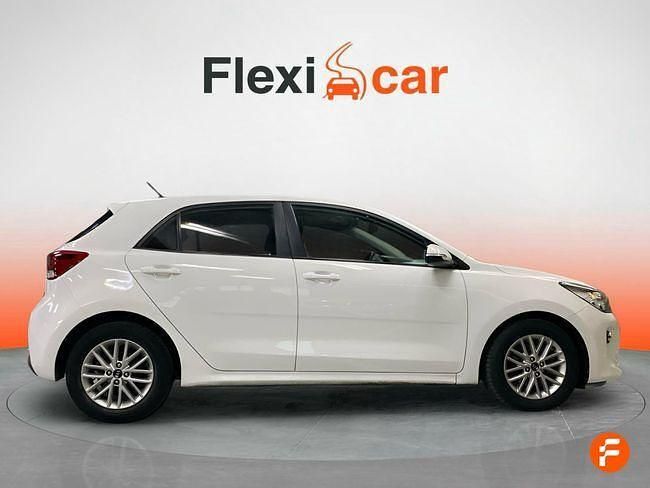 Usado Kia Rio 77 CV (56 kW) 2018 Blanco Berlina