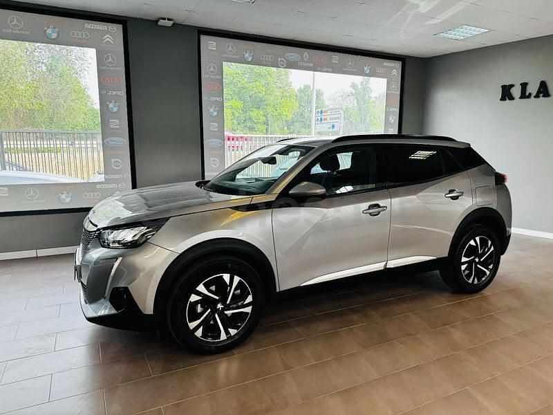 Usado Peugeot 2008 Allure 110 CV (80 kW) 2020 Gris / plata SUV