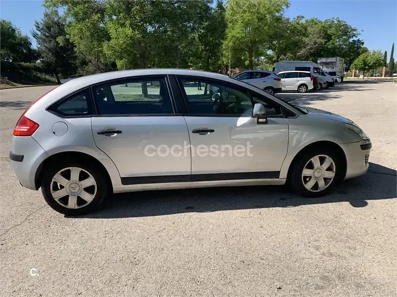 Usado Citroën C4 90 CV (66 kW) 2009 Gris / plata Berlina