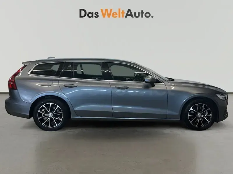 Usado Volvo V60 Momentum 197 CV (144 kW) 2021 Gris / plata Familiar