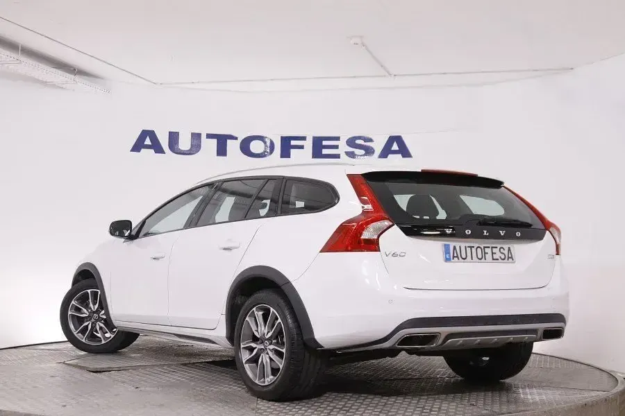 Usado Volvo V60 Plus 150 CV (110 kW) 2018 Blanco Familiar