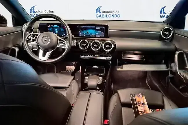Usado Mercedes CLA200 163 CV (119 kW) 2020 Negro Coupe
