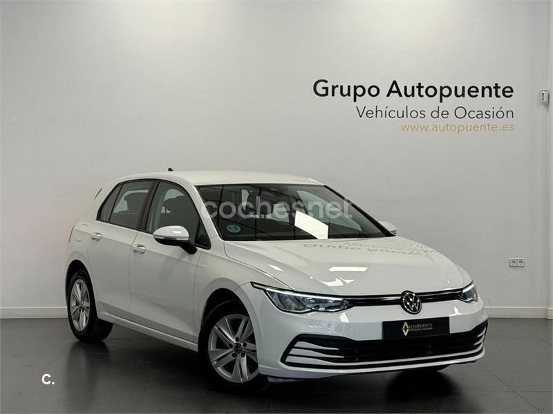 Blanco Usado 2022 VW Golf VIII Life Berlina | 24.690 € (Precio justo) - Imagen 1/4