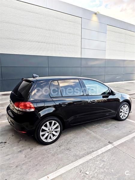 Usado VW Golf VII Advance 105 CV (77 kW) 2012 Negro Berlina