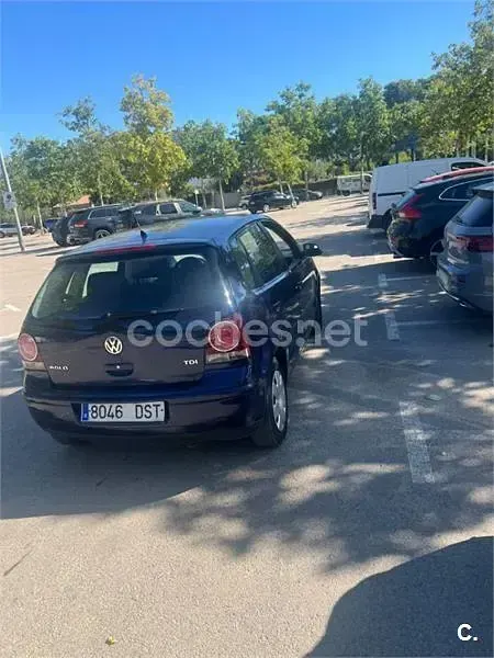 Usado VW Polo Advance 70 CV (51 kW) 2005 Negro Berlina