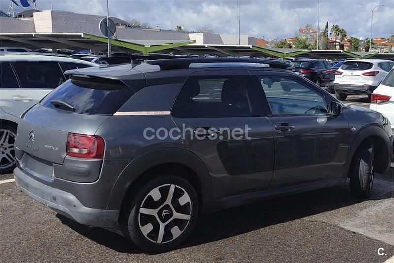 Usado Citroën C4 Shine Edition 100 CV (73 kW) 2016 Gris / plata Berlina