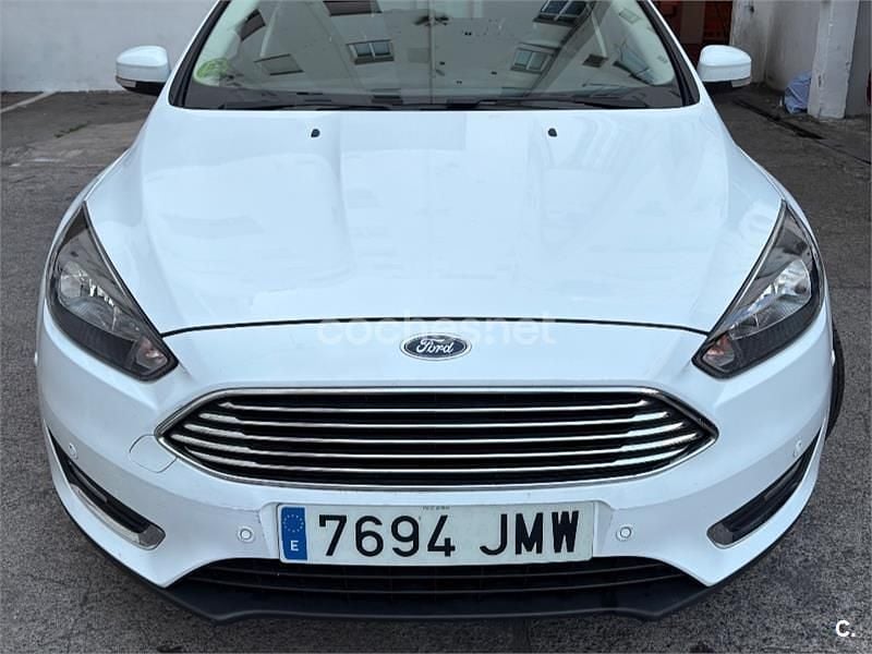 Usado Ford Focus Trend 125 CV (91 kW) 2016 Blanco Familiar