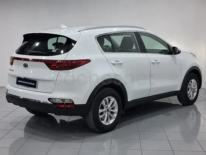 Usado Kia Sportage 136 CV (100 kW) 2021 Blanco SUV