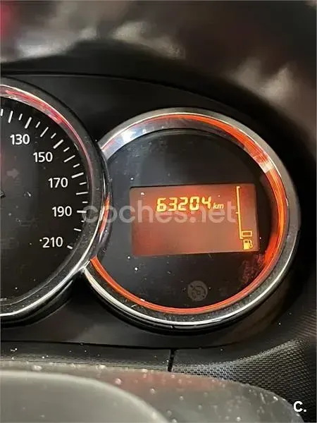 Usado Dacia Duster Lauréate 125 CV (91 kW) 2016 Gris / plata SUV