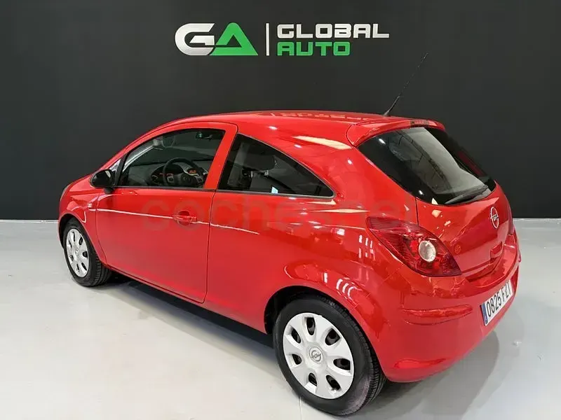 Usado Opel Corsa Enjoy 90 CV (66 kW) 2008 Rojo Utilitario