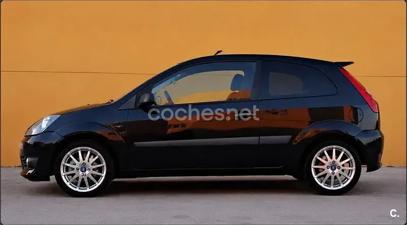 Usado Ford Fiesta Sport 100 CV (73 kW) 2007 Negro Utilitario
