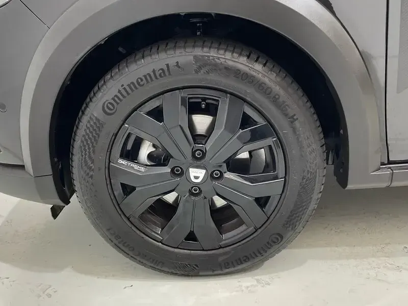 Usado Dacia Jogger Extreme 100 CV (73 kW) 2022 Negro Monovolumen