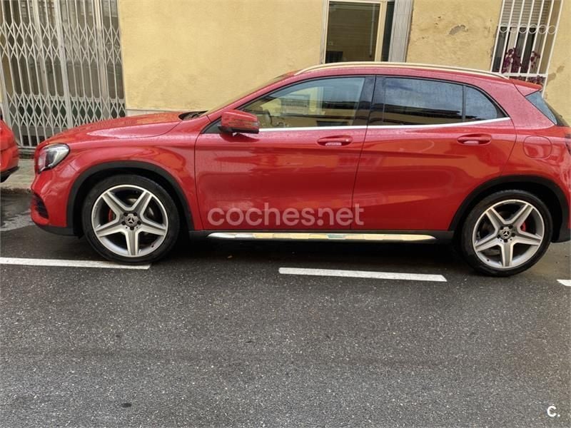 Usado Mercedes GLA200 150 CV (110 kW) 2020 Rojo SUV