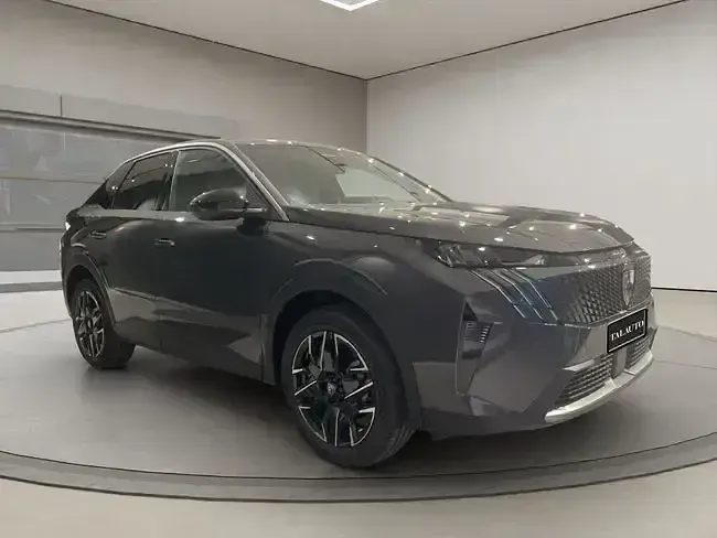Nouvelle Peugeot 3008 Allure 145 ch (106 kW) 2025 Gris SUV