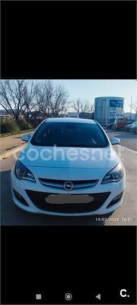 Usado Opel Astra Excellence 130 CV (95 kW) 2014 Blanco Berlina
