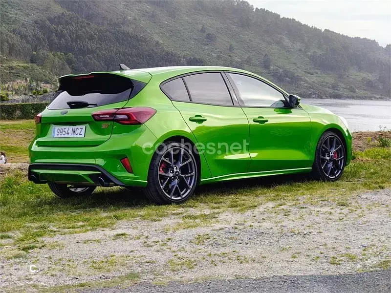 Usado Ford Focus ST 280 CV (205 kW) 2025 Verde Berlina