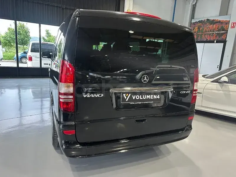 Usado Mercedes Viano 136 CV (100 kW) 2011 Negro Monovolumen