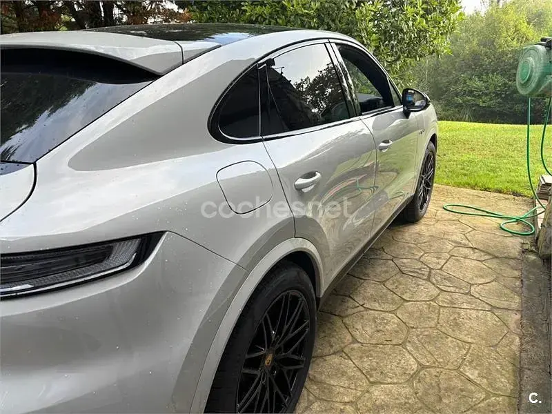 Usado Porsche Cayenne 462 CV (339 kW) 2024 Gris / plata SUV