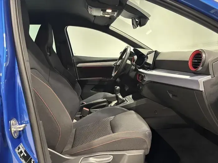 Usado Seat Ibiza FR 115 CV (84 kW) 2025 Azul Utilitario