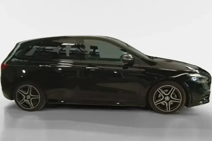 Usado Mercedes B200 150 CV (110 kW) 2024 Negro Utilitario