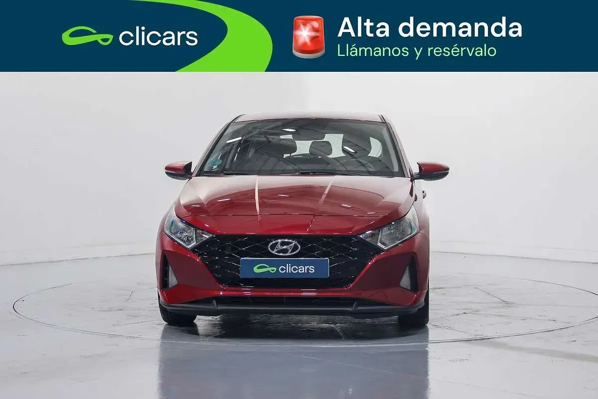 Usado Hyundai i20 101 CV (74 kW) 2022 Rojo Utilitario