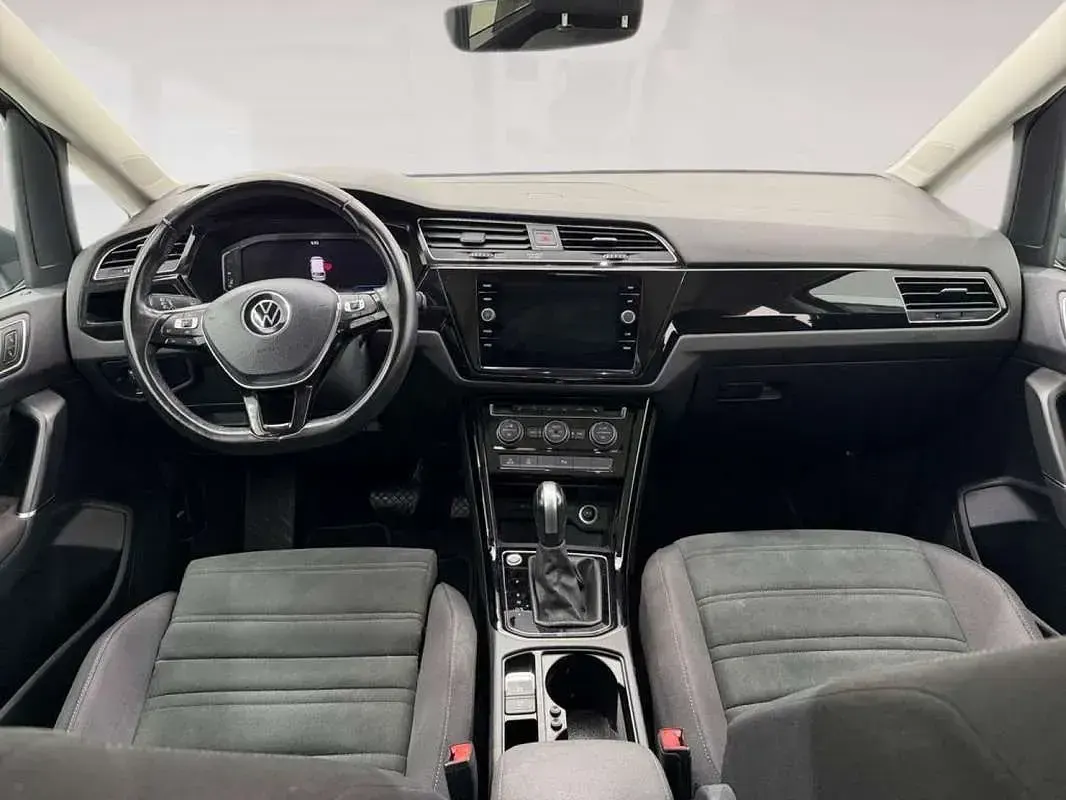 Usado VW Touran Sport 150 CV (110 kW) 2022 Gris Monovolumen