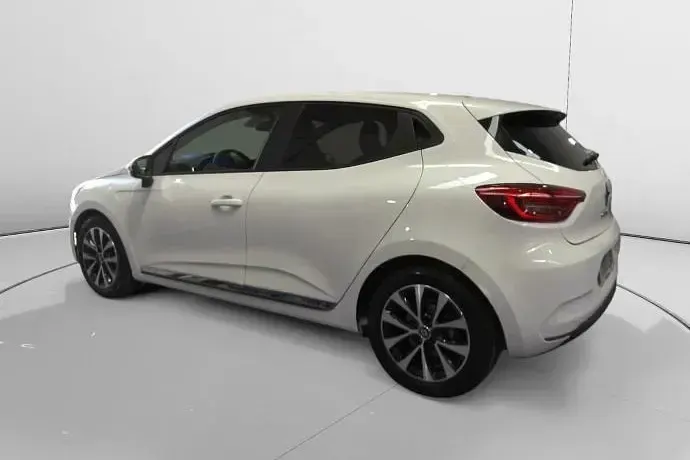 Usado Renault Clio Intens 140 CV (102 kW) 2021 Utilitario
