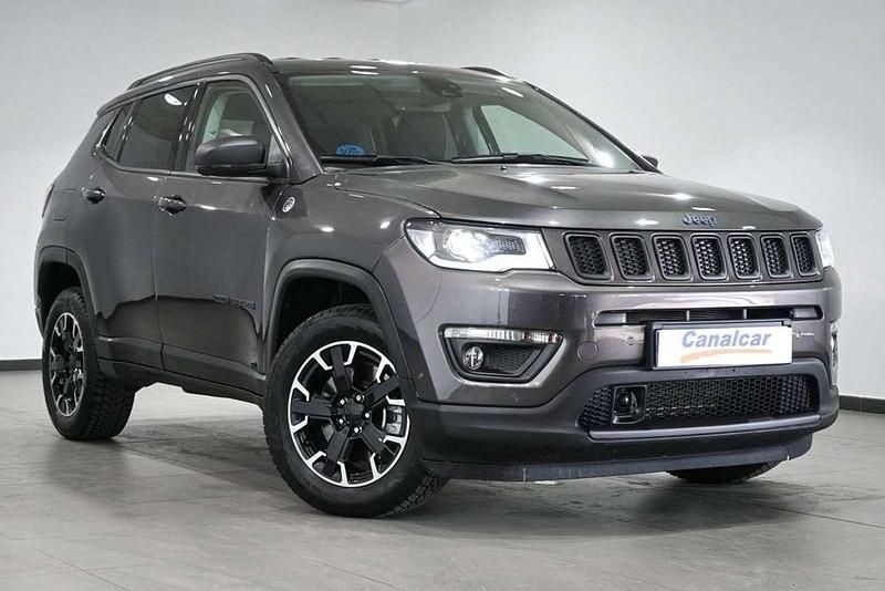 Usado Jeep Compass Trailhawk 241 CV (177 kW) 2021 Gris SUV