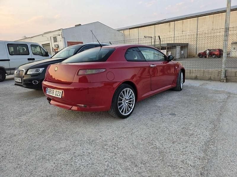 Rojo Usado 2007 Alfa Romeo GT Coupe | 7000 € (Caro) - Imagen 1/4