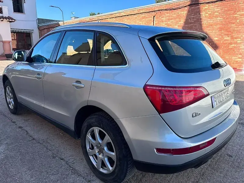Usado Audi Q5 170 CV (125 kW) 2010 Gris / plata SUV