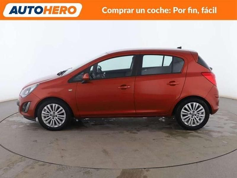 Usado Opel Corsa Selective 86 CV (63 kW) 2013 Rojo Utilitario